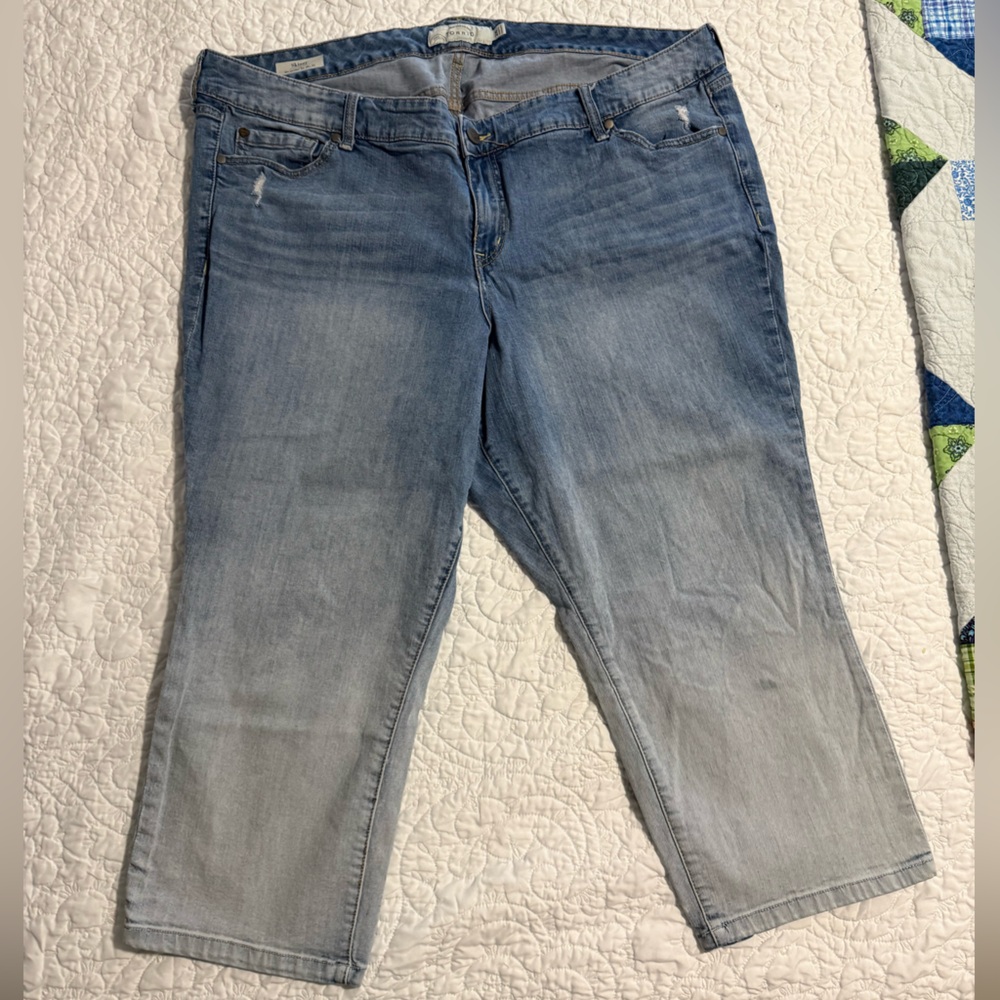 Torrid Ombré Cropped Jeans size 24